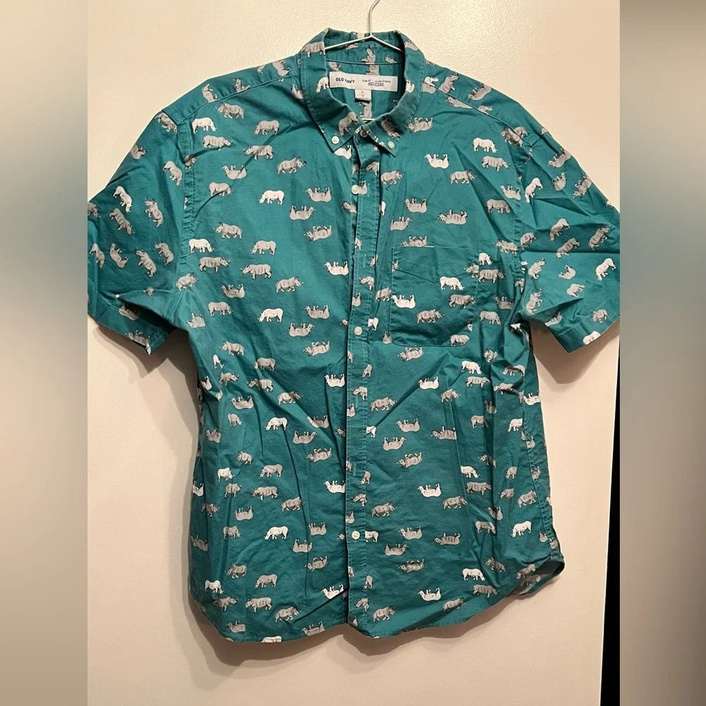 ⭐️ Rhino 🦏 Old Navy Short Sleeve Button Up SS Button Up Shirt - Picture 1 of 5